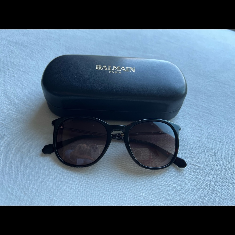 Balmain Sunglasses Black frame with gold temple